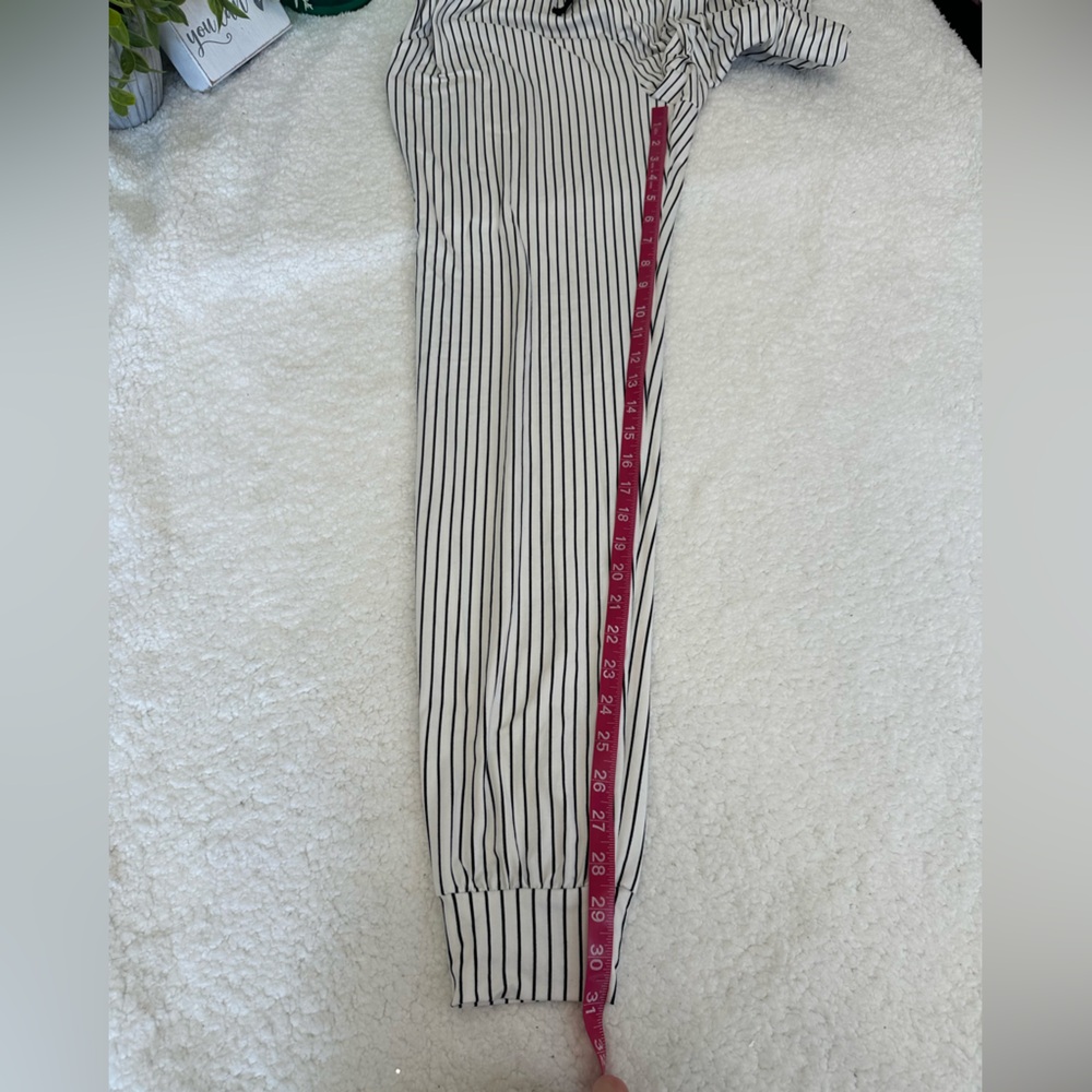 Striped lounge jogger style pants Size small - Picture 6 of 8
